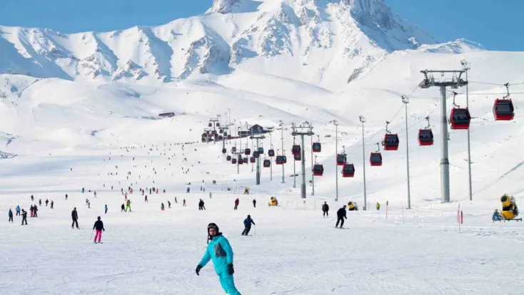 Erciyes’te kar kalınlığı 96 santimetreye yükseldi