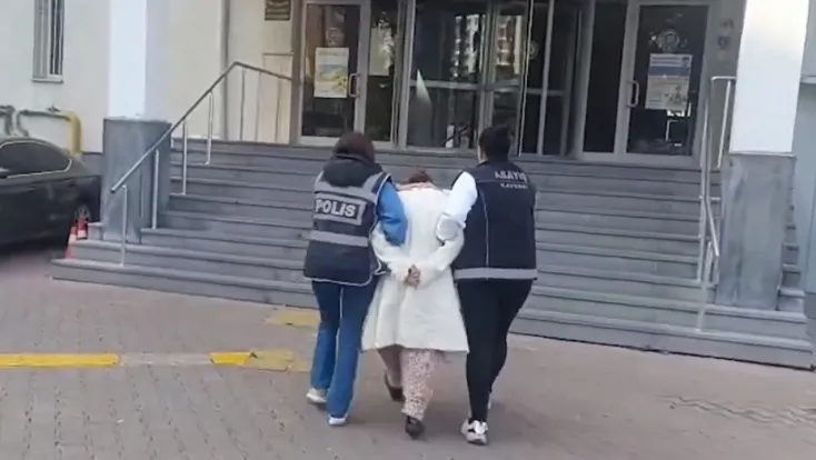 Hırsızlık suçundan 19 yıl hapisle aranan kadın yakalandı