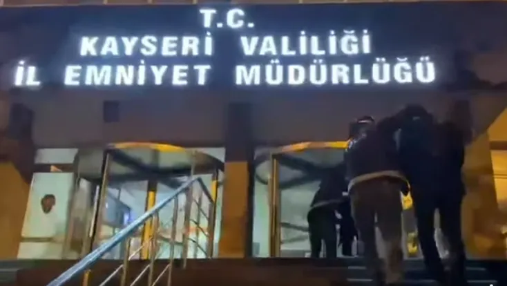 Kayseri'de Şafak Operasyonunda Çatışma: Özel Harekat Komiseri Yaralandı