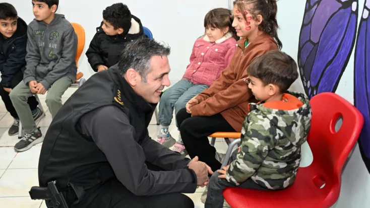 Müdür Aydın, kanser hastası çocuklarla bir araya geldi