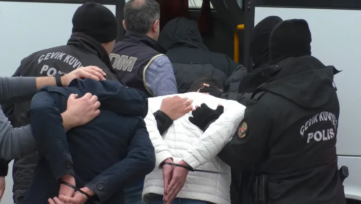 Şafak operasyonunda gözaltına alınan 9 şüpheli adliyeye sevk edildi