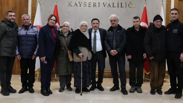 Vali Gökmen Çiçek’ten afetzede ailelere anahtar teslimi