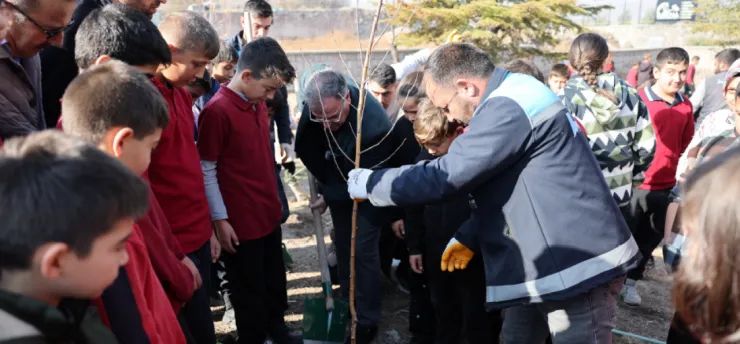 Hacılar'da Ağaç Dikim Etkinliği