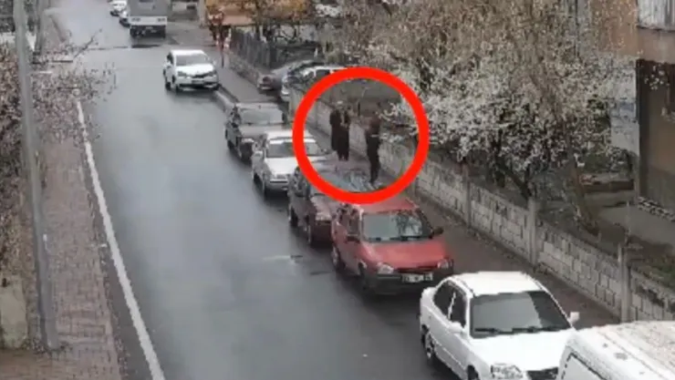 'Polisim' dedi, yaşlı adamın 560 bin TL değerindeki altınlarını dolandırdı