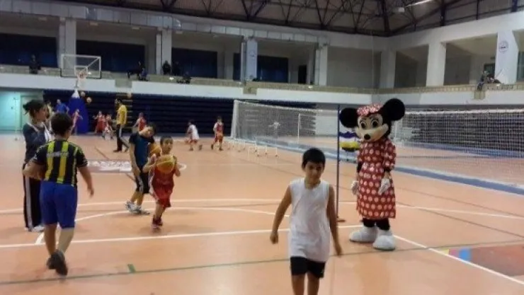 12 Dev Adam Basketbol Okulları Kayseri Grubu Çalışmalarını Sürdürüyor 