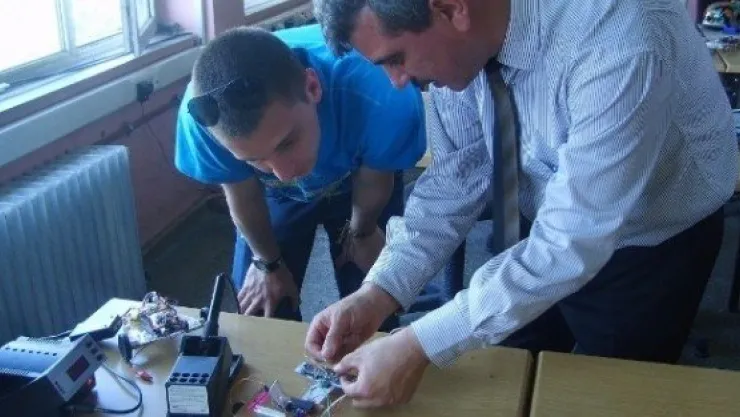 18 Kişilik Macar Grubu Kayseri'de Robot Tasarımını Öğrendi 