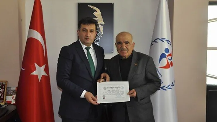 İl Müdürü Eskici'den, Hasan Çiftçi'ye teşekkür belgesi