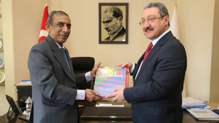 Hindistan Büyükelçisi'nden, Rektör Güven'e ziyaret