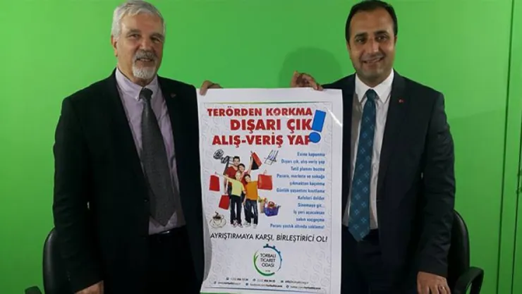 İzmir Halkı Afişle Alışverişe Davet Edildi
