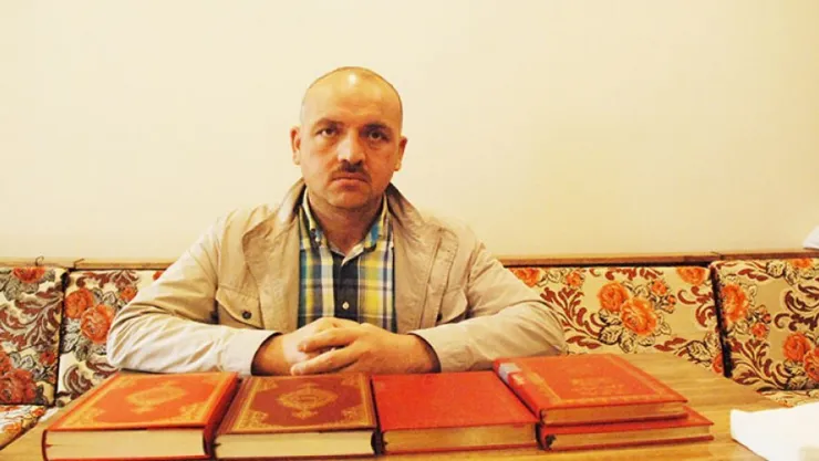 Hayrat Vakfı 7'den 70'e her meslek grubuna Osmanlıca eğitimi veriyor