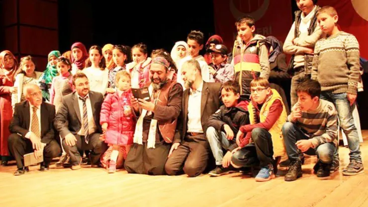 'Kınalı Kuzular' Bayır-Bucaklı çocuklar için sahnelendi