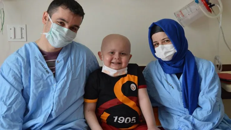 7 yaşındaki lösemi hastası Eren ilik nakli bekliyor
