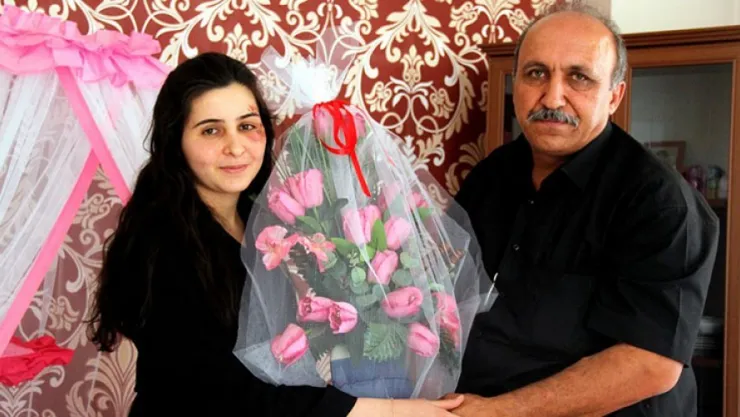 Bayılan hamile kadına yardım eli