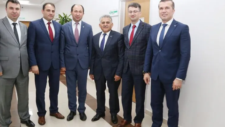 Mali müşavirler Büyükkılıç'ı ziyaret etti