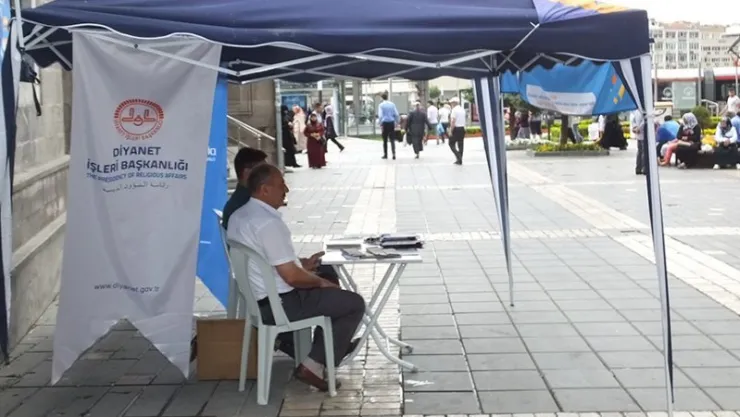 Türkiye Diyanet Vakfı muhtaçlar için fitre topluyor