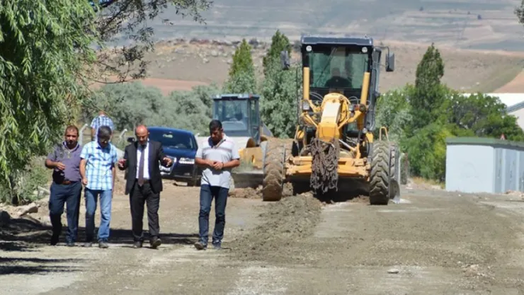 Gülcüoğlu sıcak asfalt hazırlıklarını inceledi