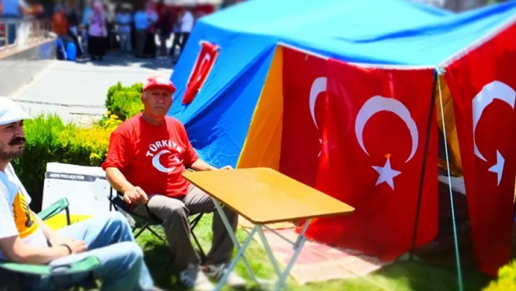 Çadır nöbetine sulama engeli!