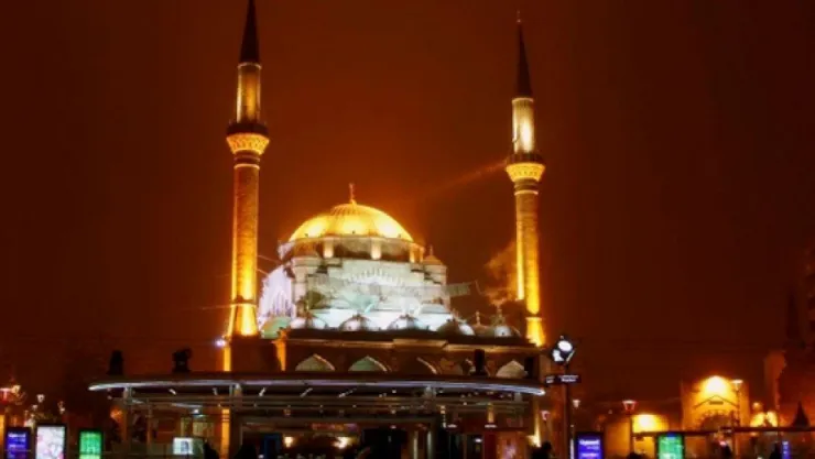 Darbecilere karşı Bürüngüz'den ezan okunuyor