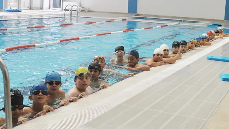 Gençler tatilde spor yapıyor