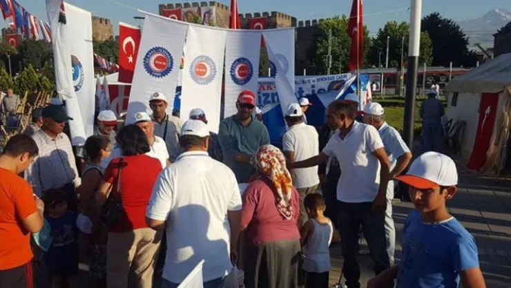 Hak-İş Kayseri İl Temsilciliği 'Milli İrade Ve Demokrasi Çadırı' kurdu