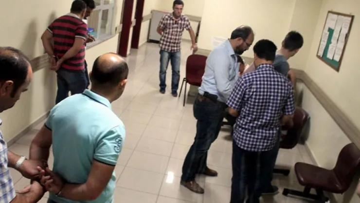 273 polise görevinden uzaklaştırma, 6 askere gözaltı