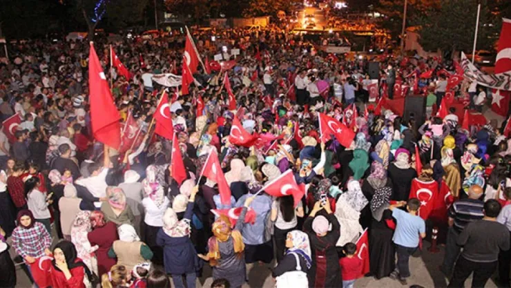 Yahyalı demokrasi için meydanları doldurdu