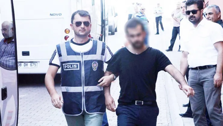 21 adliye personelinden 8'i tutuklandı