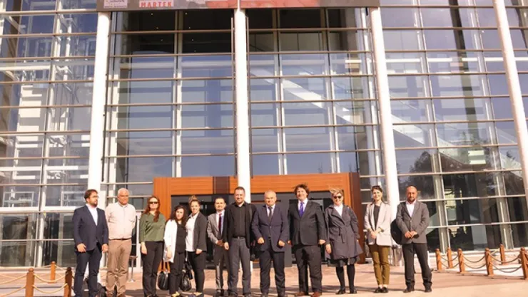 Ar-Ge akademi ve sanayi el ele