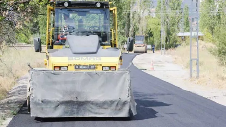 Melikgazi'de bu yıl hedef 350 bin ton asfalt