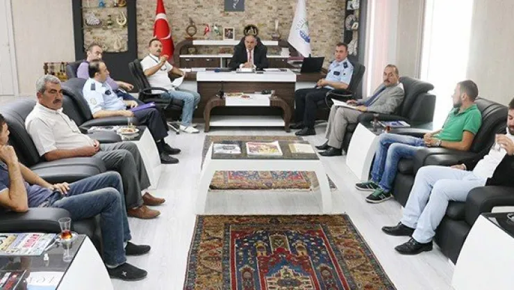 Başkan Öztürk okul servis şoförleriyle görüştü