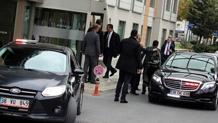 Abdullah Gül babası için geldi