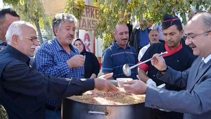 Kayserigaz ve Bünyan'da aşure ikramı