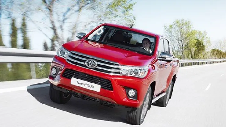 Toyota Hilux'ı test etmeye hazır mısınız?