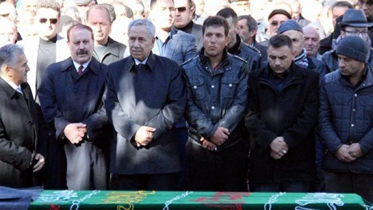 Arınç yakın arkadaşı için geldi