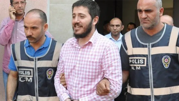 Darbeci askerlerle aynı yerde olmaktan utanıyorum