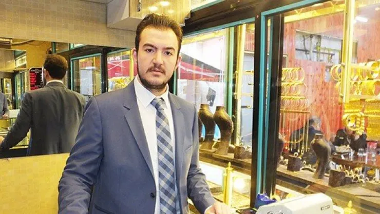 Kuyumcular ayakta kalmaya çalışıyor