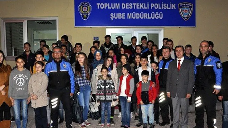 Polis, öğrenciler için gezi düzenledi