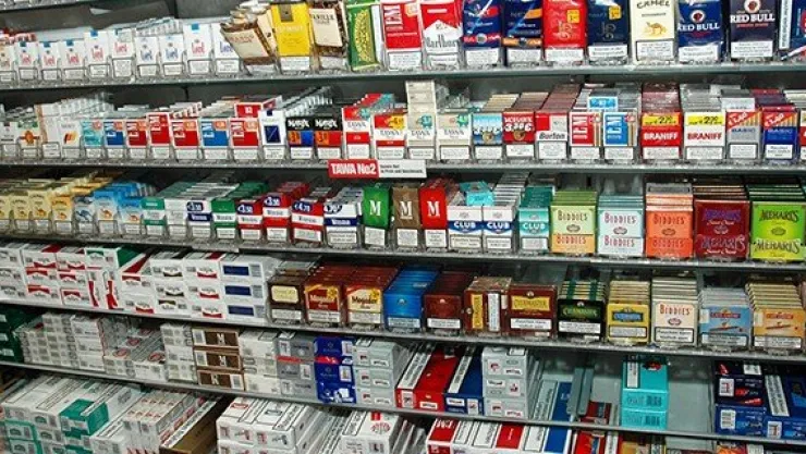Sigara kapalı dolaplarda satılacak