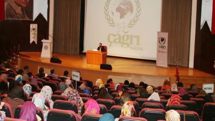 Yakup Köse, ERÜ'lü gençlerle buluştu