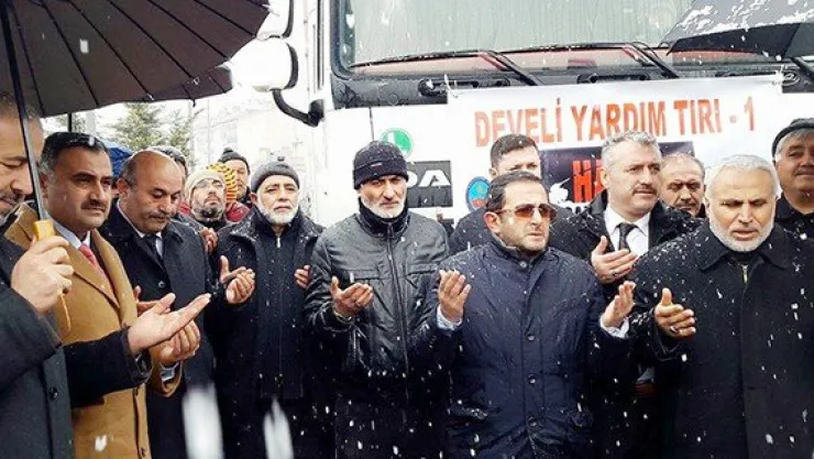 Develi'den Halep'e 4 TIR yardım