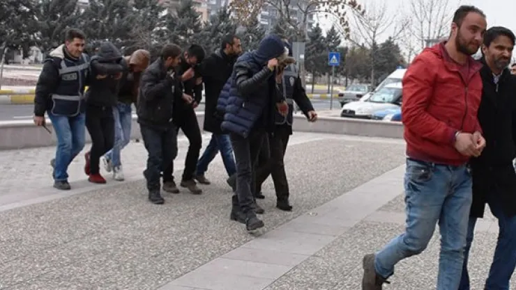 Kablo çalan hırsızlar yakalandı