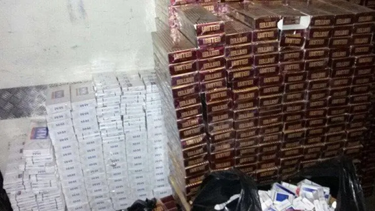 TIR'da 53 bin paket kaçak sigara yakalandı