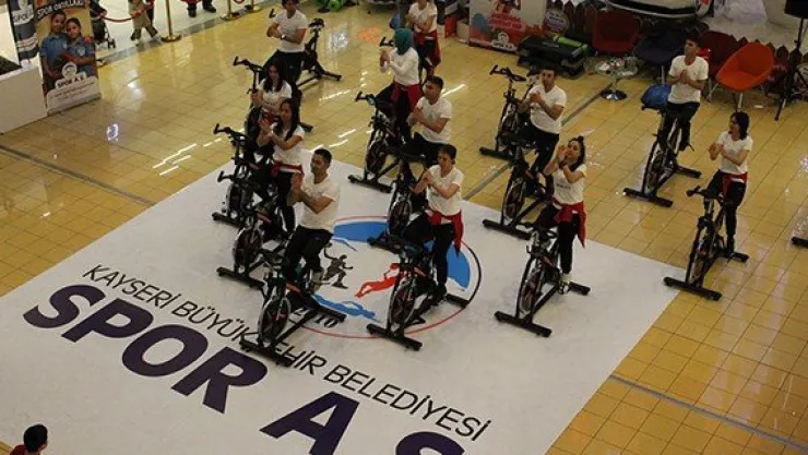 Büyükşehir Belediyesi sporu sevdiriyor