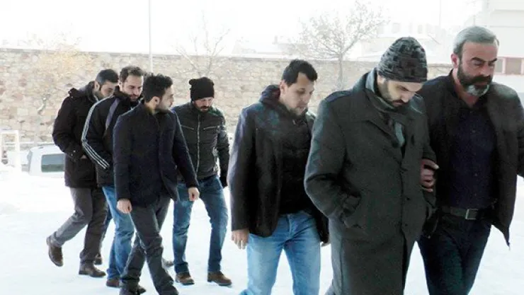 ByLock'tan 5 asker ile 1 polis adliyeye sevk edildi