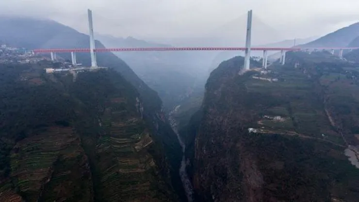 Dünyanın en yüksek köprüsü Çin'de