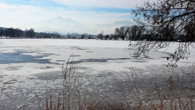 Kayseri'de göller buz tuttu