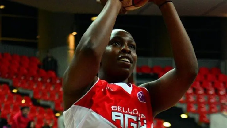 Bellona AGÜ çeyrek final yolunda