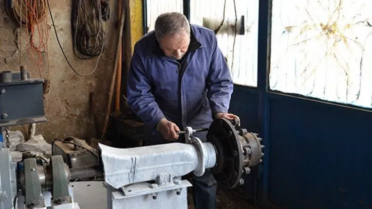 Yahyalılı çiftçi Bahçe Klima Sistemi kurdu