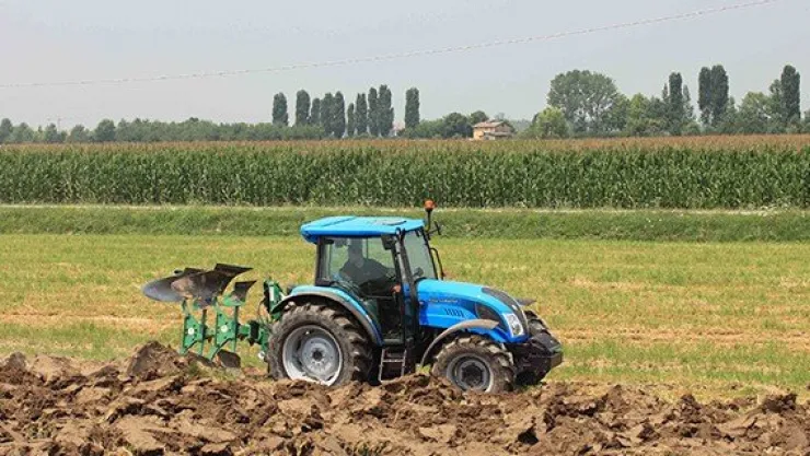 Anadolu motor güçlü markalarını kayserili çiftçilerle buluşturuyor