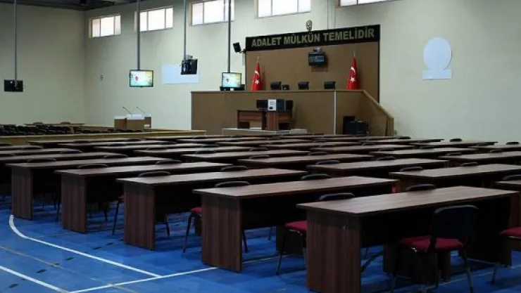 Darbeci generaller hakim karşısına çıkıyor